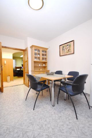 Eladó téglalakás, Debrecenben 89.6 M Ft, 4 szobás