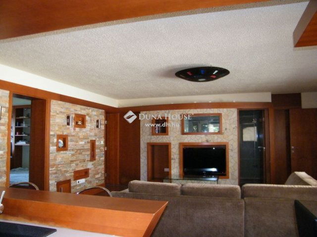 Eladó családi ház, Balatonfüreden 399 M Ft, 10 szobás