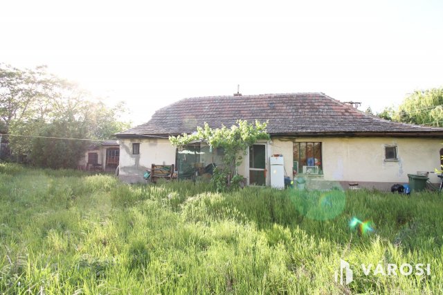 Eladó családi ház, Dunavecsén 18 M Ft, 2 szobás
