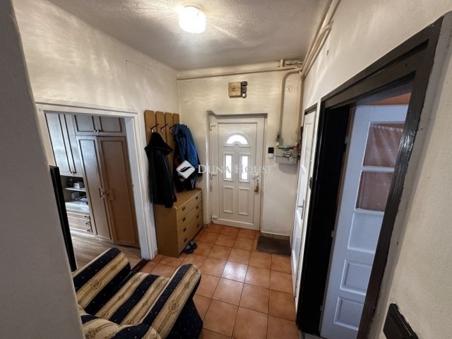 Eladó ikerház, Pécsett 75 M Ft, 3 szobás / költözzbe.hu