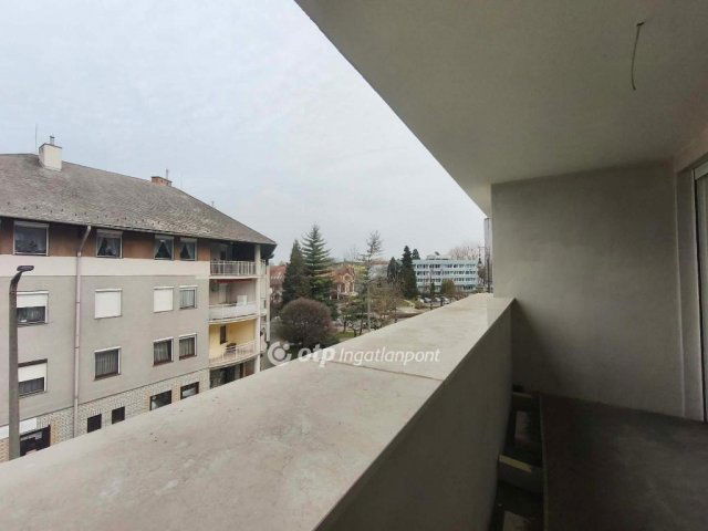 Eladó téglalakás, Nagykanizsán 90.925 M Ft, 4 szobás