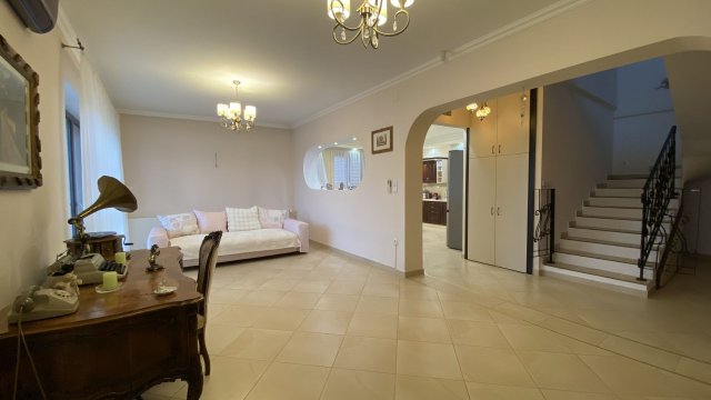 Eladó családi ház, Debrecenben 159 M Ft, 4 szobás