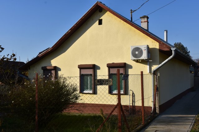 Eladó családi ház, Törökszentmiklóson 18 M Ft, 2 szobás