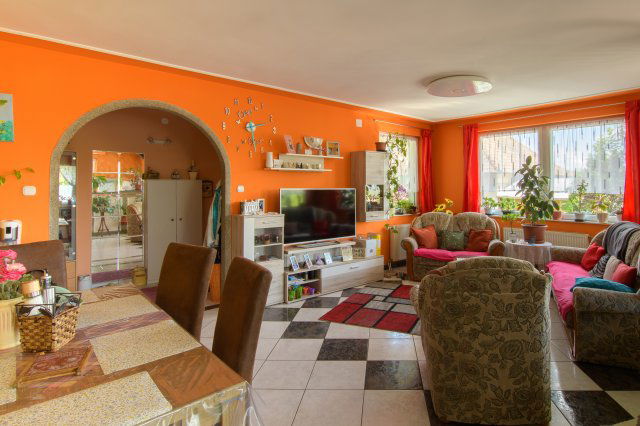 Eladó családi ház, Szigethalmon 137.5 M Ft, 6 szobás