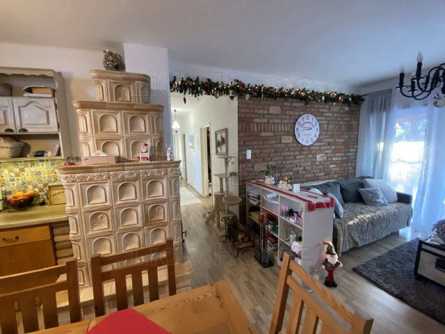 Eladó családi ház, Balatonszabadiban 99.9 M Ft, 5 szobás