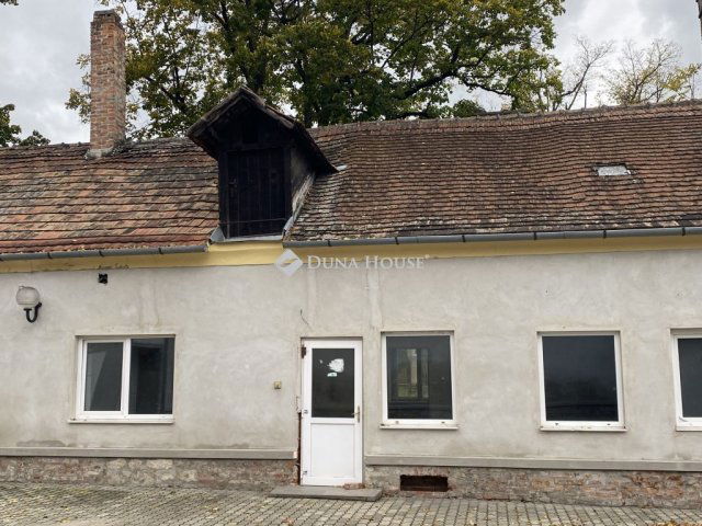 Eladó iroda, Sopronban 47.22 M Ft, 8 szobás / költözzbe.hu