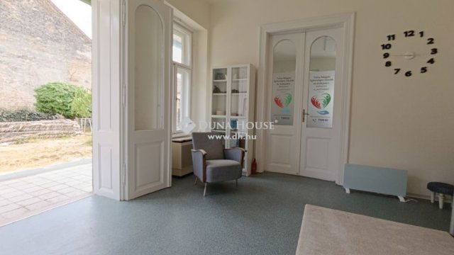 Eladó családi ház, Bátaszéken 65 M Ft, 4 szobás