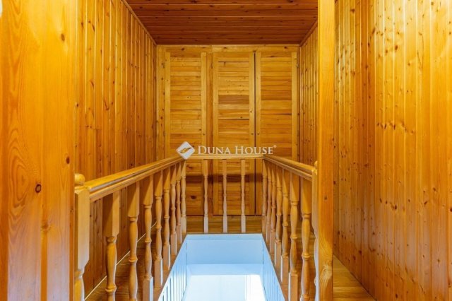 Eladó téglalakás, Budapesten, XIV. kerületben 138 M Ft, 5 szobás