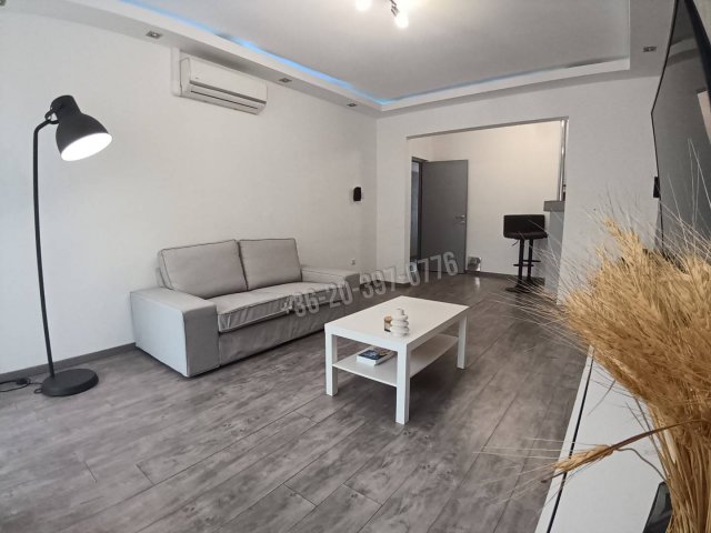Eladó panellakás, Győrött, Földes Gábor utcában 59.9 M Ft