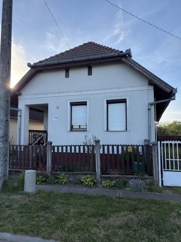 Eladó családi ház, Jándon 27 M Ft, 4 szobás
