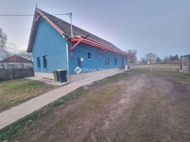 Eladó családi ház, Monoron 47.9 M Ft, 2 szobás