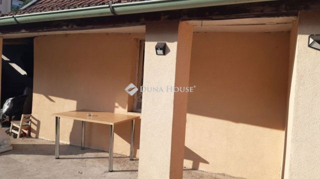 Eladó családi ház, Jászberényben 26.99 M Ft, 2 szobás