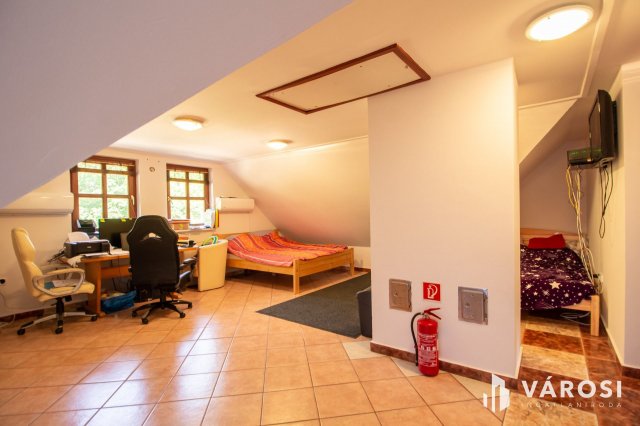 Eladó üzlethelyiség, Borgátán 98 M Ft, 2 szobás