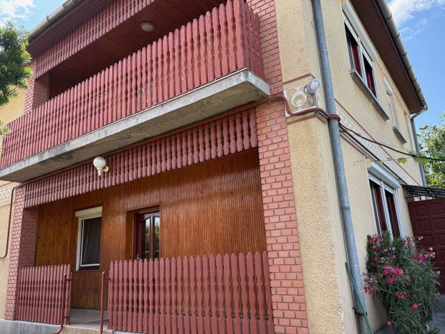 Eladó családi ház, Sándorfalván 74 M Ft, 4+1 szobás