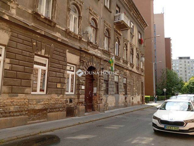 Eladó téglalakás, Budapesten, VIII. kerületben 32 M Ft, 1 szobás