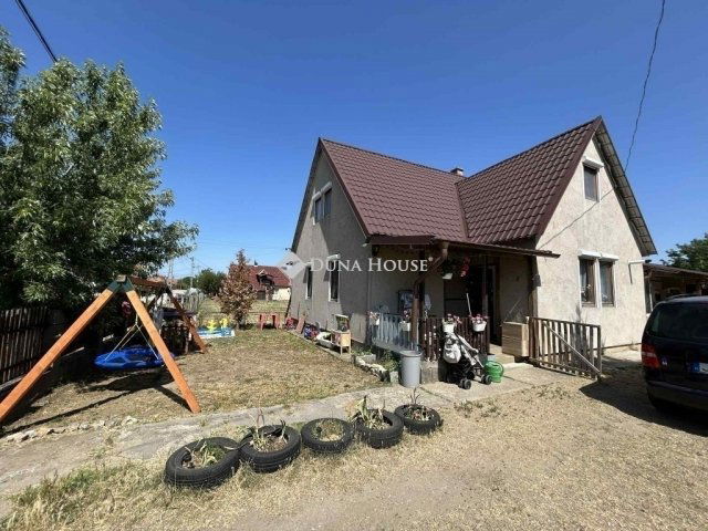 Eladó családi ház, Inárcson 69.9 M Ft, 7 szobás