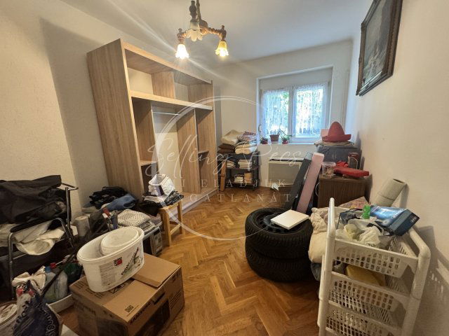 Eladó téglalakás, Pécsett, Fehérhegyi úton 26 M Ft, 2 szobás