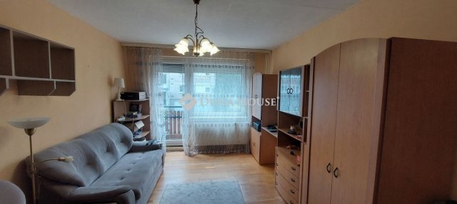 Eladó panellakás, Tatabányán 39.5 M Ft, 2 szobás