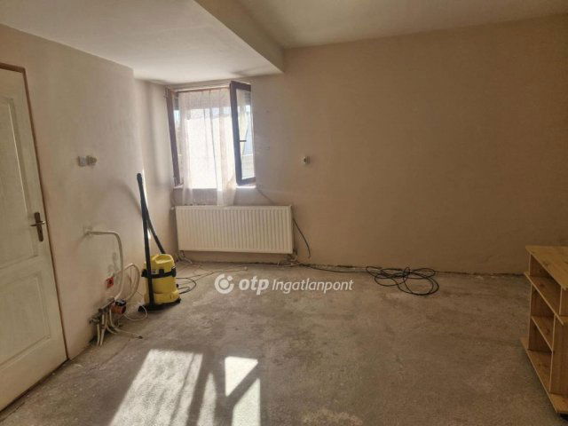 Eladó téglalakás, Tolnán 19.5 M Ft, 1 szobás