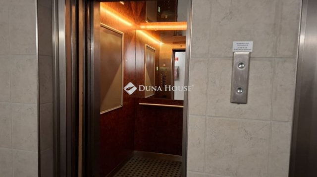 Eladó téglalakás, Budapesten, II. kerületben 82.5 M Ft, 2 szobás