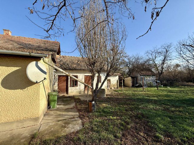 Eladó családi ház, Jászladányon 10.99 M Ft, 3 szobás