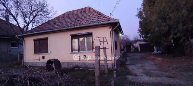 Eladó családi ház, Nagykátán 24.9 M Ft, 2 szobás