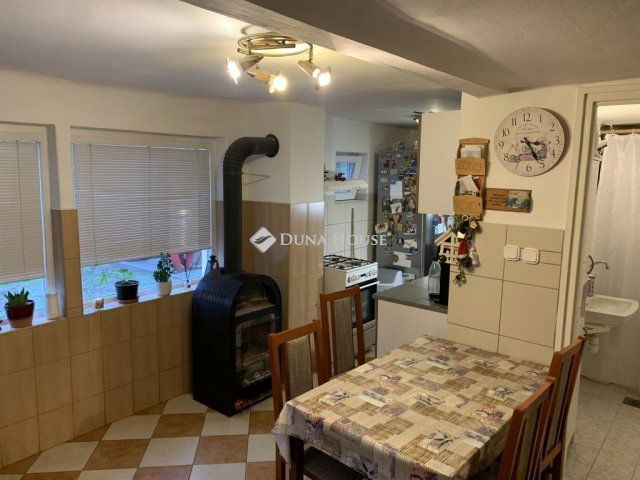 Eladó családi ház, Örkényen 36.5 M Ft, 2 szobás