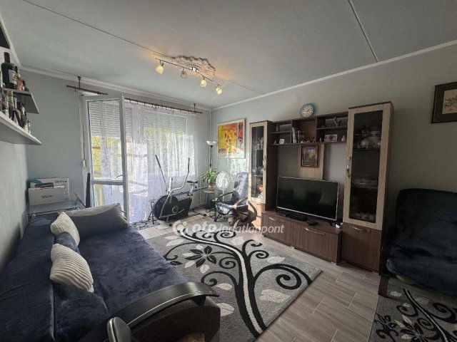 Eladó panellakás, Debrecenben 54.9 M Ft, 2 szobás