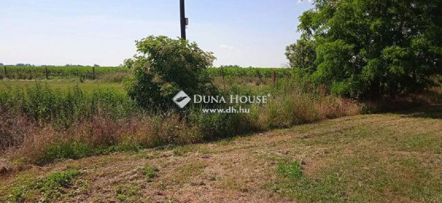 Eladó ipari ingatlan, Bábolnán 279 M Ft / költözzbe.hu