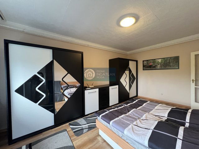 Eladó panellakás, Kazincbarcikán, Derkovits Gyula téren 16.5 M Ft