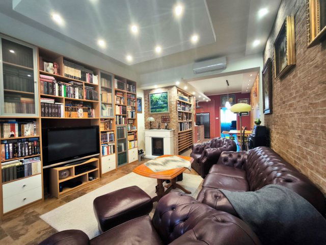 Eladó téglalakás, Győrött 102 M Ft, 3 szobás