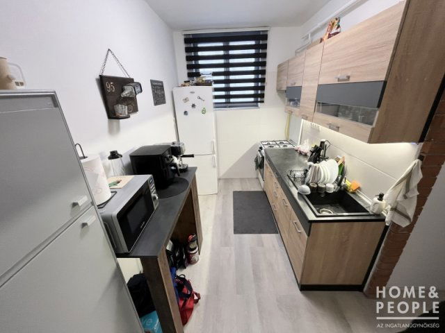 Eladó téglalakás, Szegeden 52.699 M Ft, 2 szobás