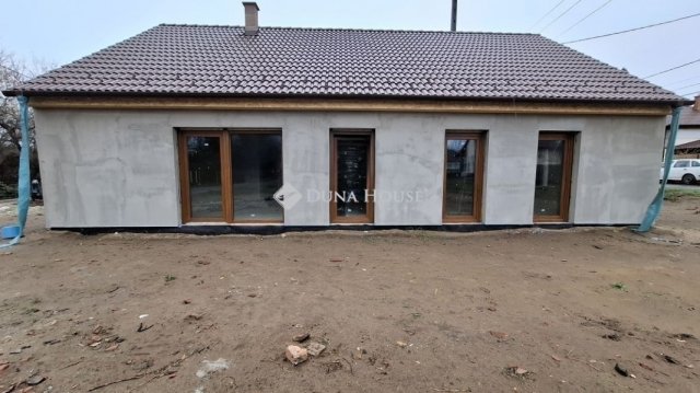 Eladó családi ház, Erdőkertesen 105 M Ft, 4 szobás