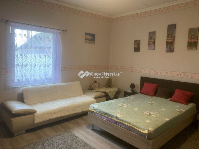 Eladó családi ház, Reszneken 23 M Ft, 3 szobás