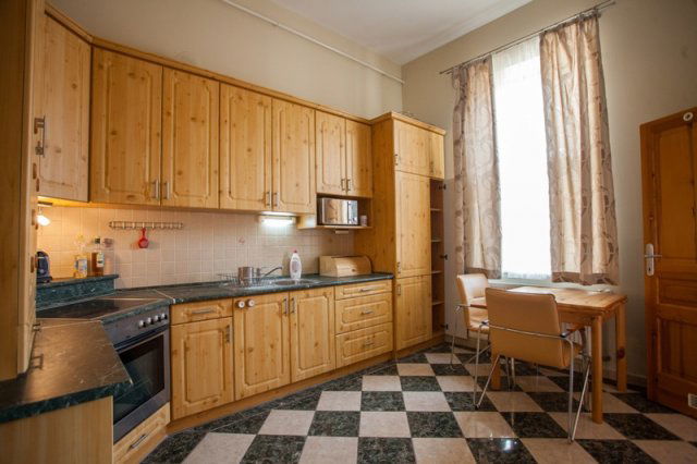 Kiadó téglalakás, albérlet, Pécsett 220 E Ft / hó, 2 szobás