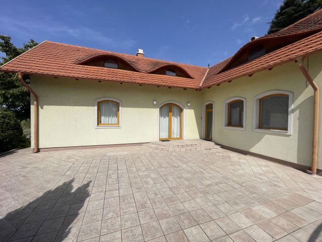 Eladó családi ház, Badacsonytördemicen 497 M Ft, 5 szobás