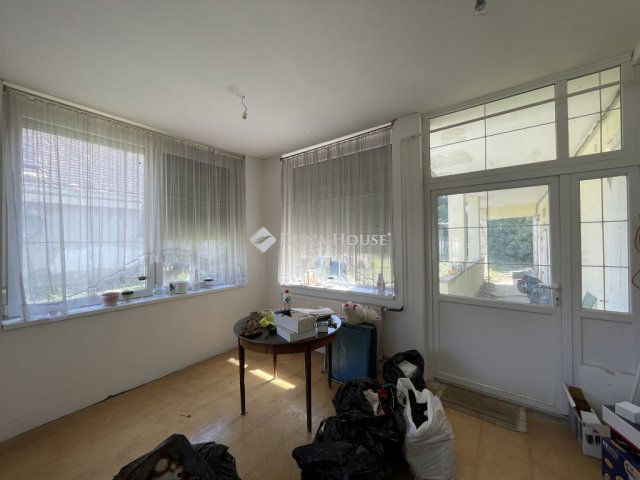 Eladó családi ház, Süttőn, Vásártér utcában 23.9 M Ft