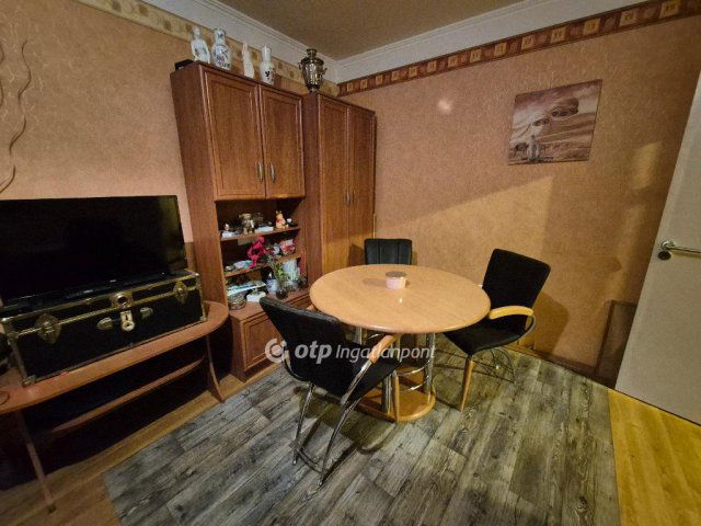 Eladó panellakás, Orosházán 20.9 M Ft, 1+1 szobás