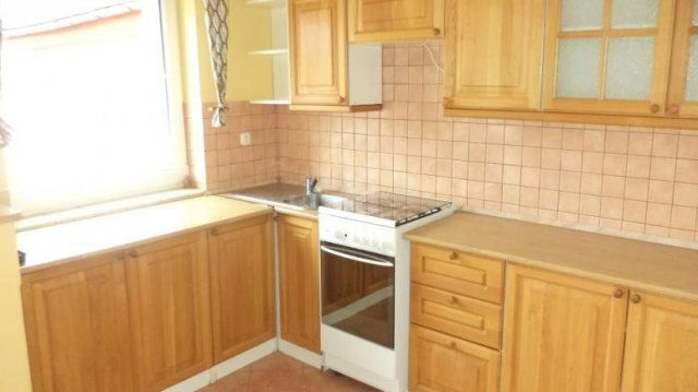 Kiadó családi ház, albérlet, Tatán 400 E Ft / hó, 3 szobás