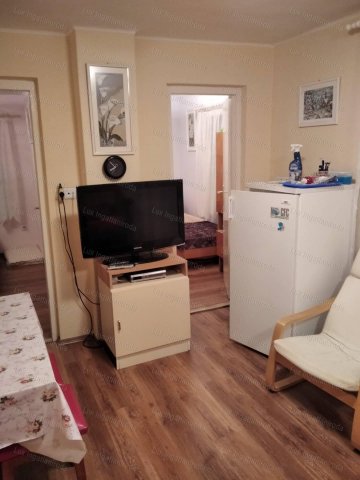 Eladó nyaraló, Balatonkenesén 34.99 M Ft, 3 szobás