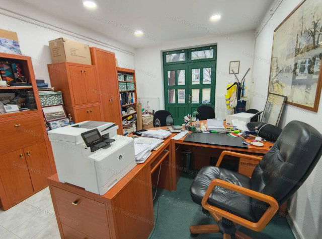 Eladó iroda, Szolnokon 29.5 M Ft, 2 szobás / költözzbe.hu