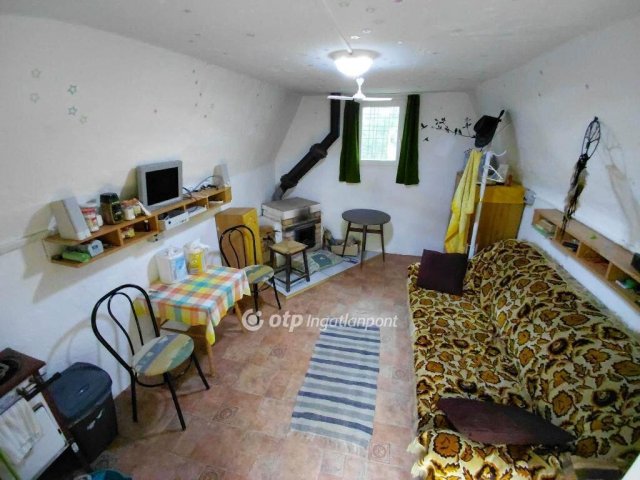 Eladó nyaraló, Egerben 5.5 M Ft, 1 szobás / költözzbe.hu