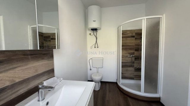 Eladó családi ház, Szombathelyen 49.99 M Ft, 2 szobás