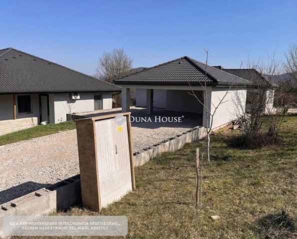 Eladó családi ház, Esztergomban 148 M Ft, 4 szobás