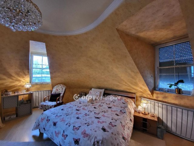 Eladó családi ház, Siófokon 596 M Ft, 9+1 szobás