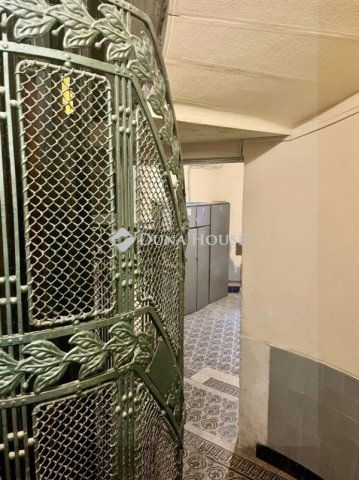 Eladó téglalakás, Budapesten, V. kerületben 110 M Ft, 2 szobás