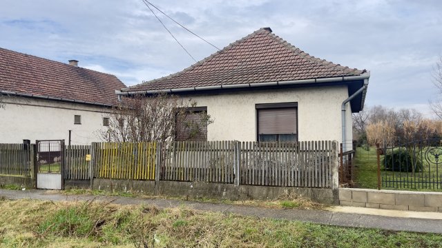 Eladó családi ház, Újszentmargitán 8.9 M Ft, 2 szobás