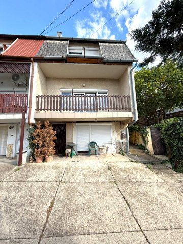 Eladó ikerház, Pécsett 68.9 M Ft, 5 szobás