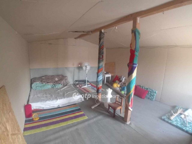 Eladó nyaraló, Tóalmáson 17 M Ft, 2+1 szobás