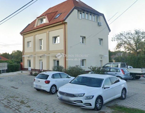 Eladó családi ház, Dunabogdányban 250 M Ft, 8 szobás